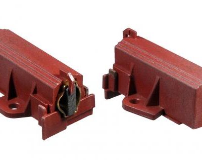 G135 49000466 KIT COPPIA 2PZ. SPAZZOLE MOTORE INDESIT CANDY ** Destro. Faston 4,8 mm. Dimensioni: 5x12,5x32mm ** (050582) 91212332 (AR196546) 49028931 ZN1504 CAR071UN